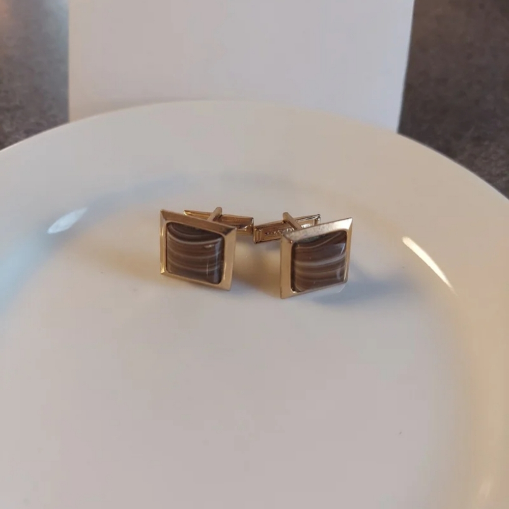 1945 PAT PEND SWANK TIGERS EYE GOLDTONE CUFFLINKS - 4TH GEN OWNED LIKE NEW!